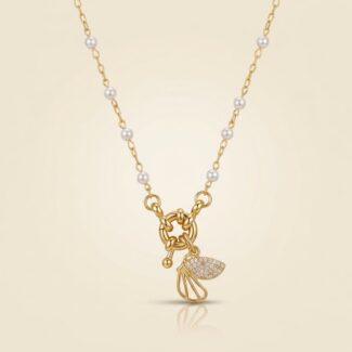 Colar Florença Pérolas com Mini Borboleta Cravejada 18K